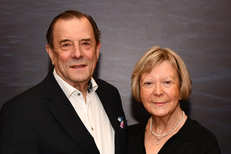 Photo of Johan and Britt-Marie Carpelan at an awards ceremony