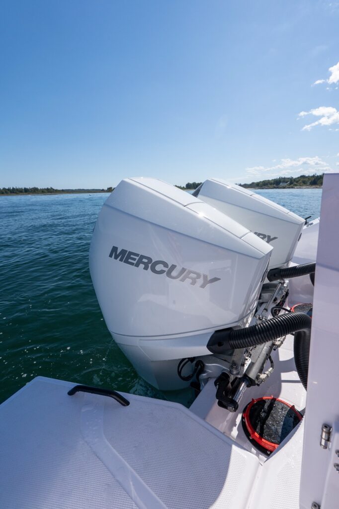 Axopar 29 CCX Twin Mercury Verado Power in Profile